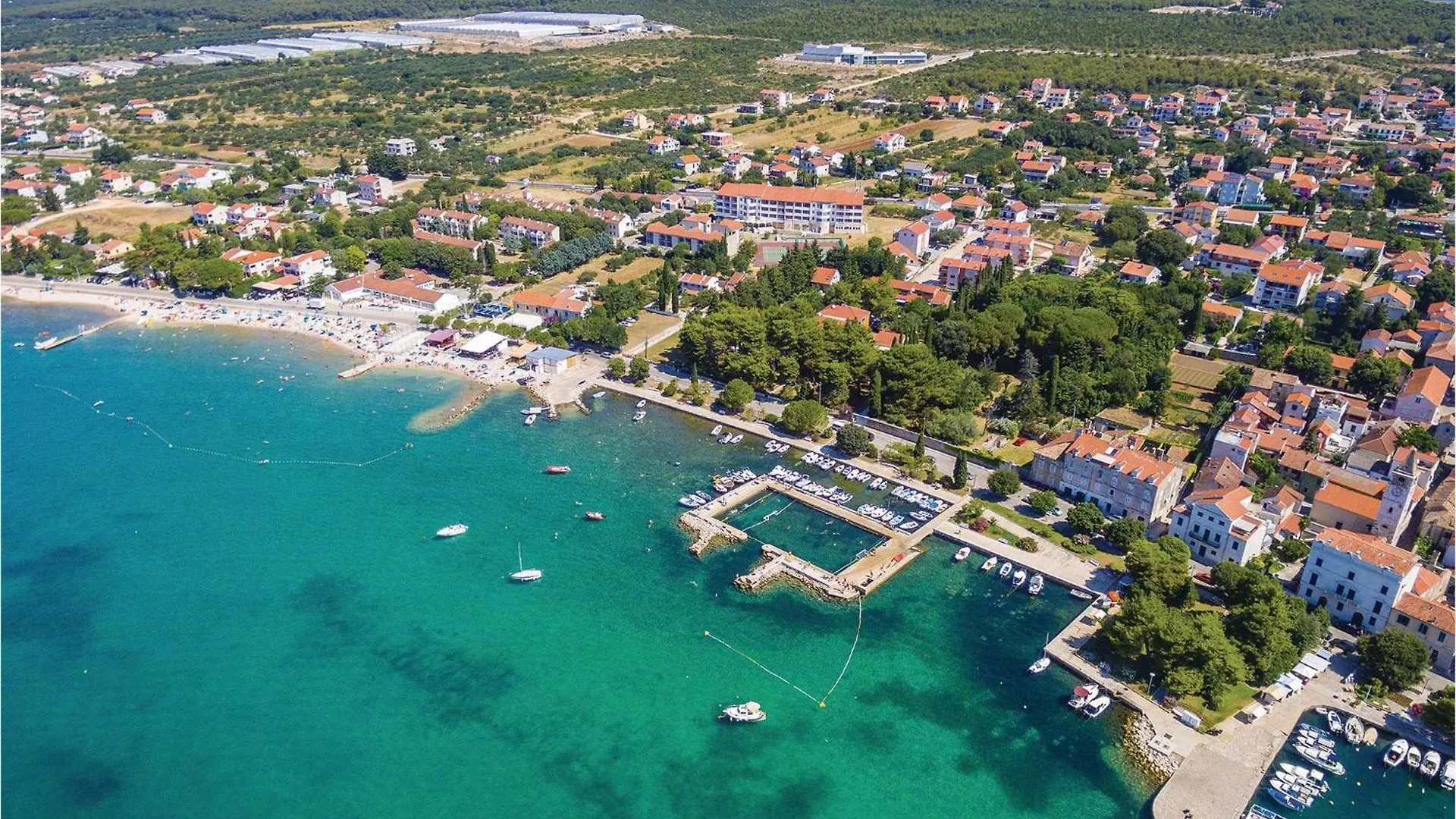 Stunning Apartment In Sveti Filip I Jakov 0*,